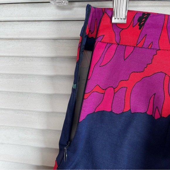 Trina Turk Floral Poppy Shorts Navy Pink – Size 4 Approx – Summer Style - Picture 8 of 10